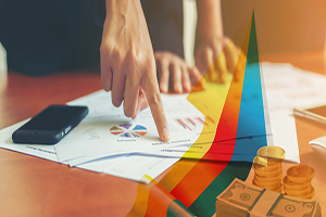 王杨：黄金震荡不改上行趋势 看突破4600！